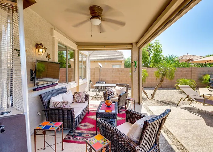 Family Oasis: Game & Patio! Holiday home Maricopa
