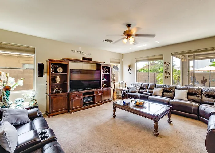 Family Oasis: Game & Patio! Holiday home *