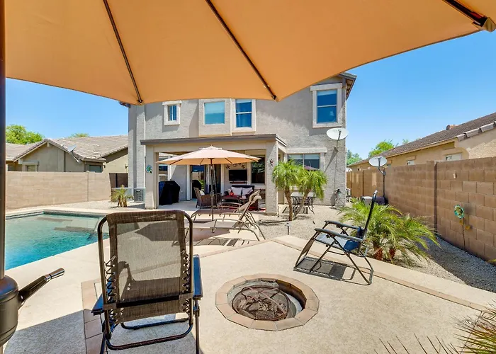 Family Oasis: Game & Patio! Holiday home